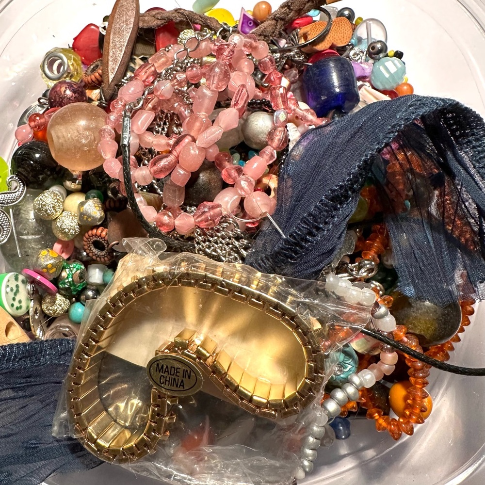 Vibrant Craft/Jewelry Supplies - 3LBs - Picture 2 of 16
